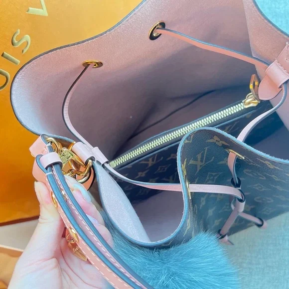 ❌SOLD❌Authentic Louis Vuitton Monogram NÉONOÉ - Picture 8 of 16